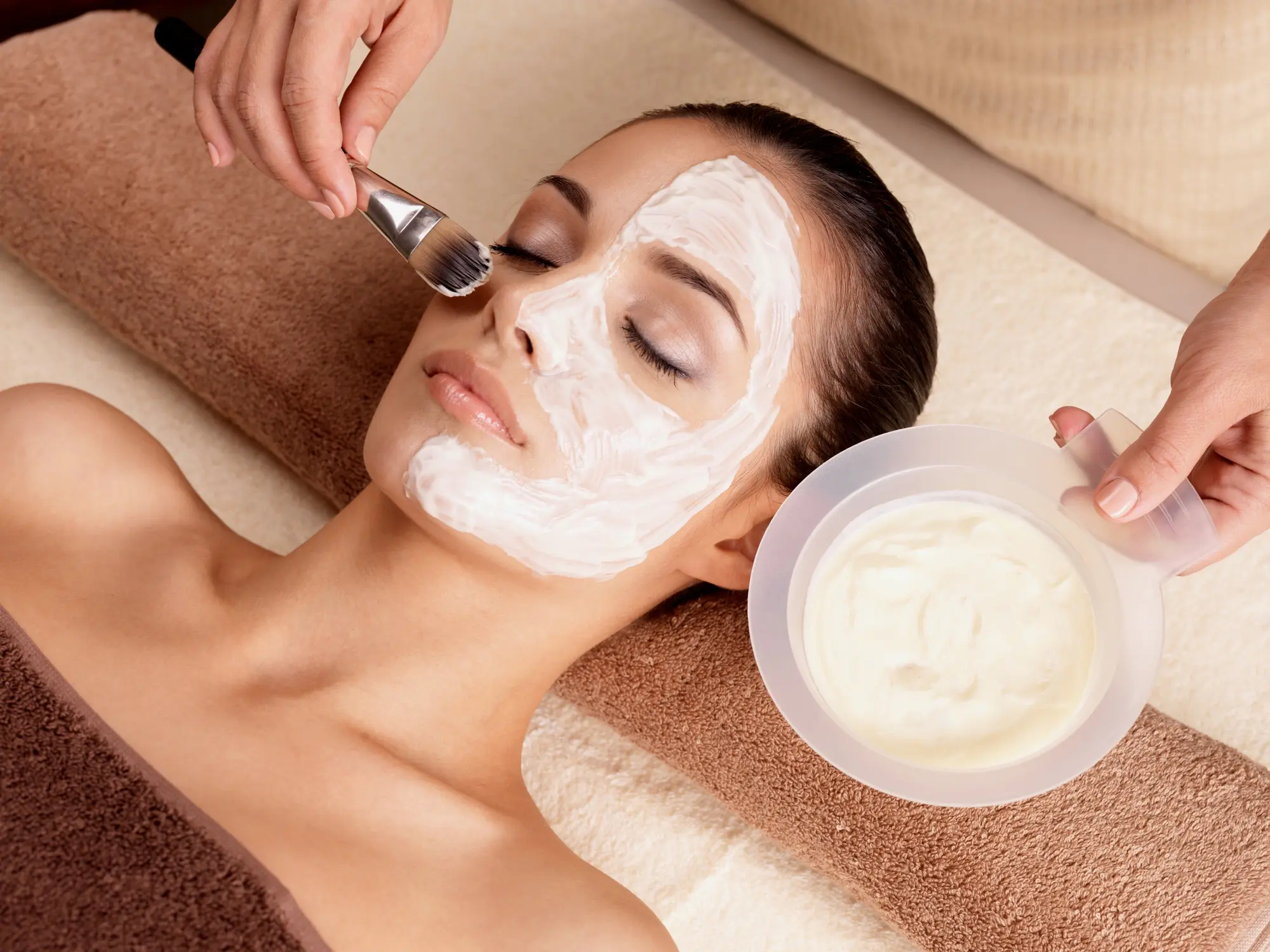 Gesichtspflege mit Maske